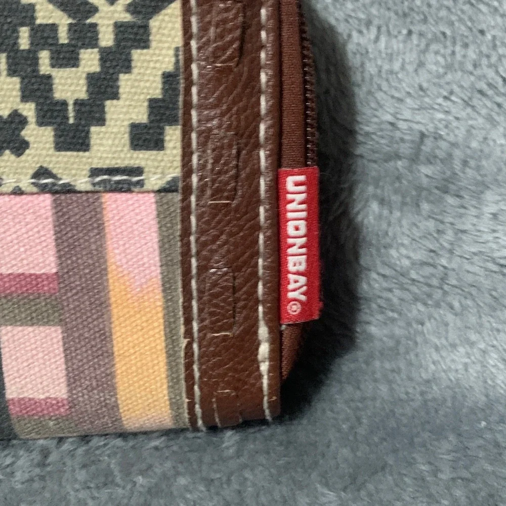 Unionbay Womens Southwestern Geometric Double Zip Wristlet Wallet Brown Pink